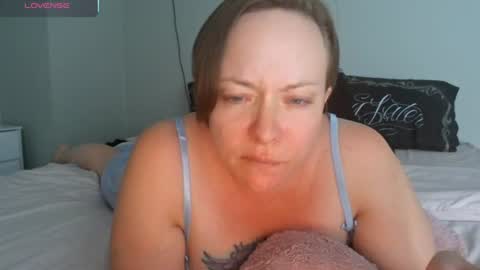 Snapshot of julimonroe chatting on June 11, 2026, 4:10 am Juli Monroe online show from June 11, 2026, 4:10 am
