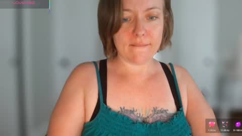Snapshot of julimonroe chatting on June 11, 2026, 5:00 pm Juli Monroe online show from June 11, 2026, 5:00 pm