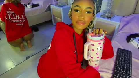 julitpink online show from February 13, 2026, 11:50 am