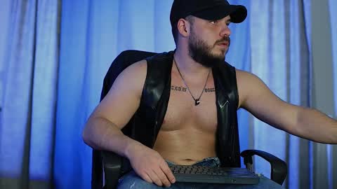 JULiUS   online show from January 3, 2025, 3:44 pm