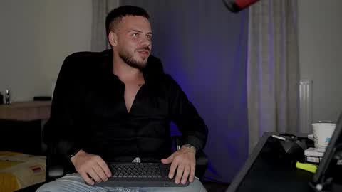 JULiUS   online show from September 23, 2025, 9:07 pm