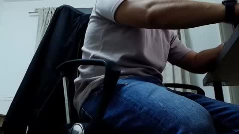 JULiUS   online show from October 3, 2025, 7:33 pm