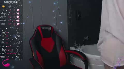 JuliyaMayers online show from January 8, 2025, 1:32 am