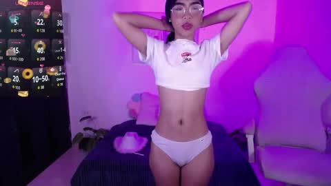Snapshot of jully_dreams chatting on May 26, 2026, 6:15 pm July online show from May 26, 2026, 6:15 pm