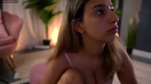 Foxy online show from June 15, 2026, 1:02 pm