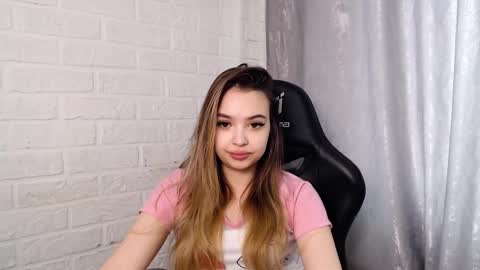 Snapshot of jullymood chatting on March 20, 2026, 9:36 am DoubleCherry online show from March 20, 2026, 9:36 am