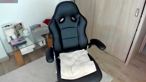 Snapshot of july_correa chatting on September 24, 2025, 10:57 pm july_correa online show from September 24, 2025, 10:57 pm