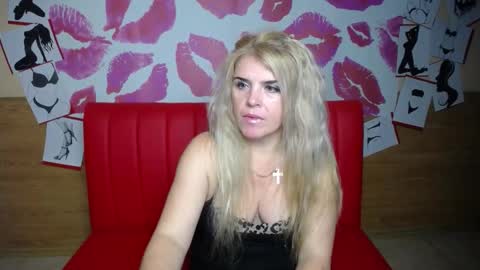 Snapshot of julya_barbi chatting on November 15, 2025, 6:22 am Julya Barbi online show from November 15, 2025, 6:22 am