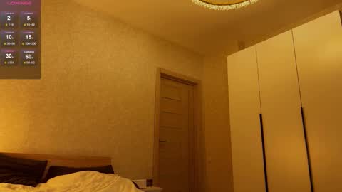 Snapshot of julya_flowerss chatting on January 14, 2026, 5:40 pm Hloya online show from January 14, 2026, 5:40 pm