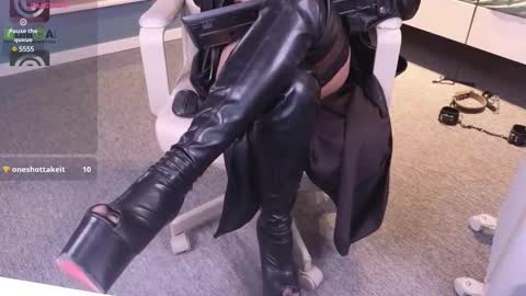 Snapshot of julya_parker chatting on February 19, 2025, 4:33 pm Julya Mistress online show from February 19, 2025, 4:33 pm