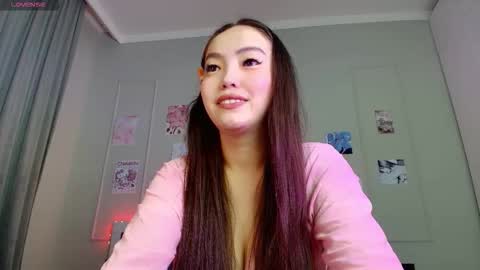 Snapshot of junamiin chatting on December 18, 2025, 7:42 pm Kira online show from December 18, 2025, 7:42 pm