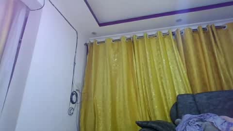 queen online show from June 11, 2026, 5:33 pm