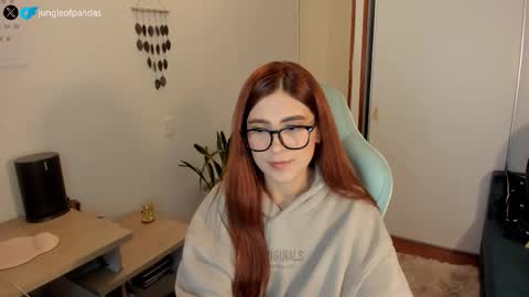 Snapshot of jungleofpandas chatting on November 16, 2025, 4:07 am Call me Sussy online show from November 16, 2025, 4:07 am