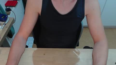 Snapshot of junk2711 chatting on July 13, 2026, 5:38 pm junk2711 online show from July 13, 2026, 5:38 pm