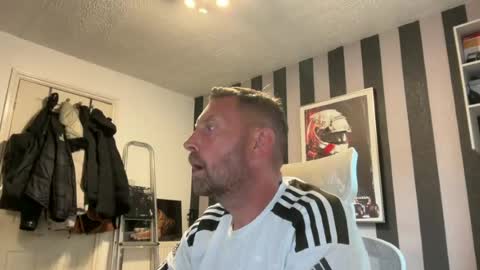 Junky online show from August 4, 2026, 1:57 pm