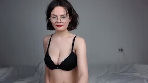 JunneWers online show from February 18, 2025, 9:20 pm