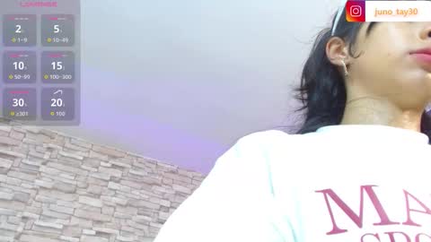 Snapshot of juno_tay chatting on October 30, 2025, 11:55 am JUNO online show from October 30, 2025, 11:55 am