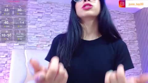 Snapshot of juno_tay chatting on November 5, 2025, 11:43 am JUNO online show from November 5, 2025, 11:43 am