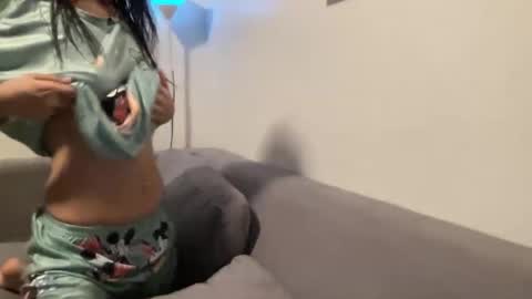 Snapshot of junovaughn chatting on October 17, 2025, 12:52 pm junovaughn online show from October 17, 2025, 12:52 pm