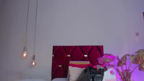 Snapshot of jupiterfoxxxx chatting on September 9, 2025, 12:32 am Jupiter Fox online show from September 9, 2025, 12:32 am