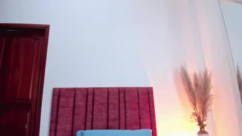 Jupiter Fox online show from September 18, 2025, 12:23 am