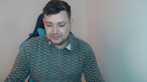 Snapshot of just_a_nice_guy_27 chatting on February 19, 2025, 11:28 am Alex online show from February 19, 2025, 11:28 am