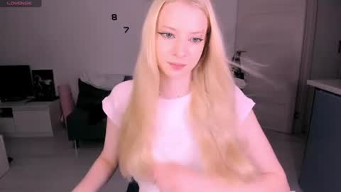Snapshot of just_jessy_meow chatting on August 7, 2026, 7:49 pm JESSY online show from August 7, 2026, 7:49 pm