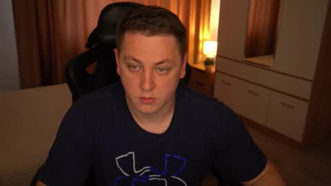 Snapshot of just_top chatting on September 14, 2025, 12:59 pm David online show from September 14, 2025, 12:59 pm