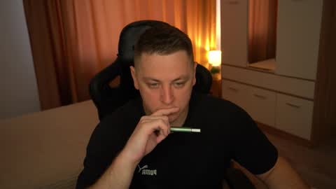 Snapshot of just_top chatting on September 17, 2025, 11:56 am David online show from September 17, 2025, 11:56 am