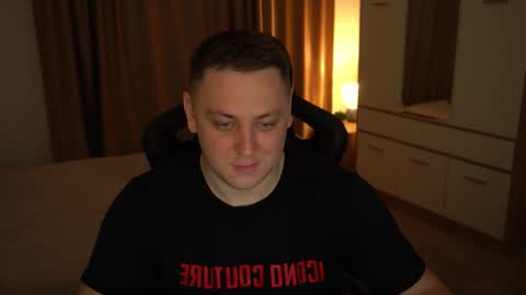 Snapshot of just_top chatting on October 7, 2025, 7:22 pm David online show from October 7, 2025, 7:22 pm