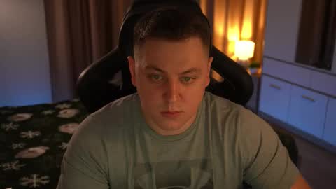 Snapshot of just_top chatting on December 14, 2025, 7:18 pm David online show from December 14, 2025, 7:18 pm