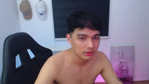 Snapshot of justagamerxxx chatting on February 25, 2025, 2:33 pm Rhys online show from February 25, 2025, 2:33 pm