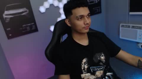 Snapshot of justagamerxxx chatting on September 26, 2025, 10:41 am Rhys online show from September 26, 2025, 10:41 am