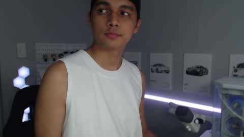 Snapshot of justagamerxxx chatting on November 19, 2025, 7:58 pm Rhys online show from November 19, 2025, 7:58 pm