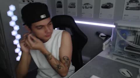 Snapshot of justagamerxxx chatting on November 20, 2025, 10:59 am Rhys online show from November 20, 2025, 10:59 am