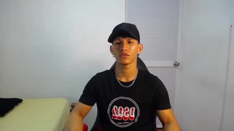 JUSTIN ANDREW online show from November 5, 2025, 2:55 am