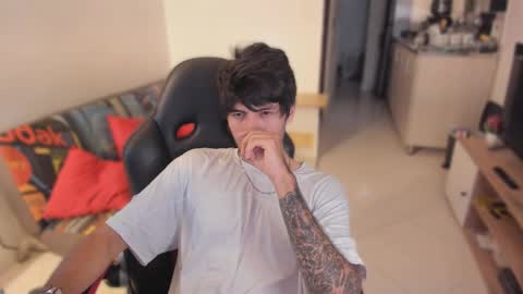 Diego online show from October 17, 2025, 10:01 pm