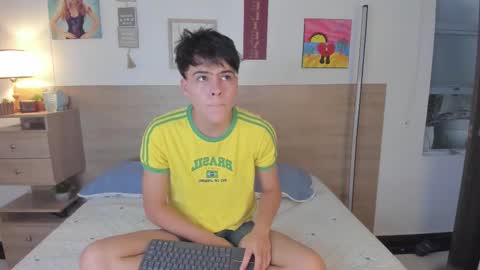 Snapshot of justinbiler chatting on October 6, 2025, 12:24 pm Justin online show from October 6, 2025, 12:24 pm