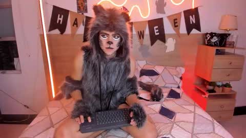 Snapshot of justinbiler chatting on October 31, 2025, 1:23 pm Justin online show from October 31, 2025, 1:23 pm