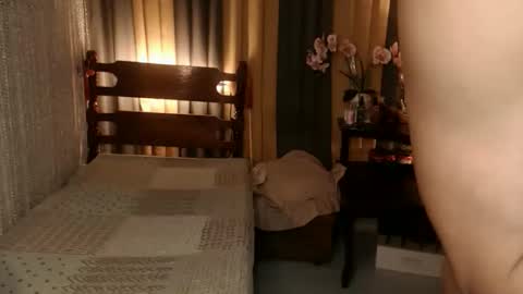 justine_hunk online show from March 1, 2026, 4:36 am