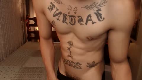 justine_hunk online show from April 29, 2026, 1:53 am