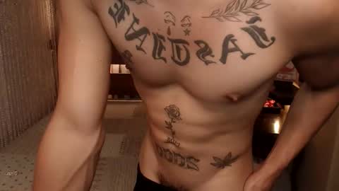 justine_hunk online show from May 1, 2026, 2:38 am