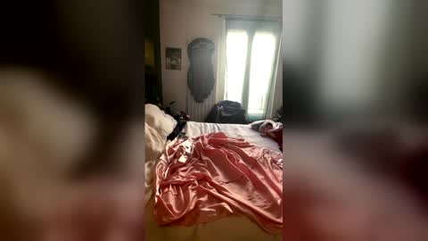 justinenuisette online show from March 17, 2026, 12:19 pm