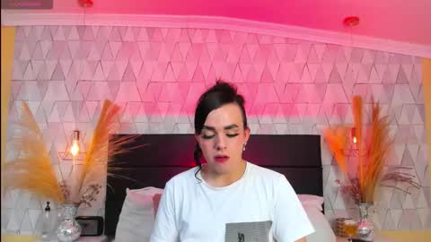 Justine online show from February 16, 2026, 4:19 am