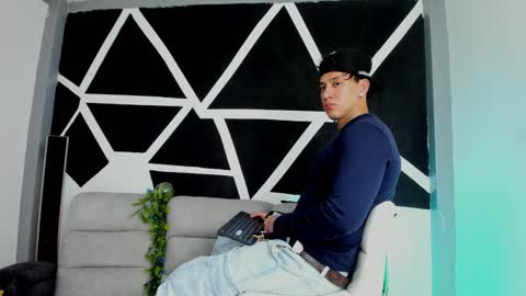 Snapshot of justinfuller_31 chatting on November 8, 2025, 12:33 am justinfuller_31 online show from November 8, 2025, 12:33 am