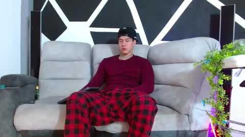 Snapshot of justinfuller_31 chatting on November 17, 2025, 5:19 pm justinfuller_31 online show from November 17, 2025, 5:19 pm