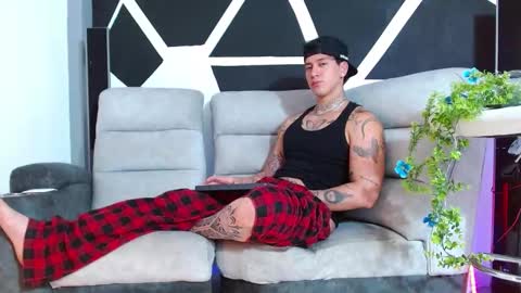 Snapshot of justinfuller_31 chatting on November 22, 2025, 8:30 pm justinfuller_31 online show from November 22, 2025, 8:30 pm