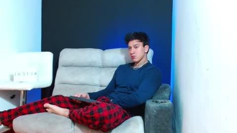 Snapshot of justinfuller_31 chatting on February 17, 2026, 6:54 am justinfuller_31 online show from February 17, 2026, 6:54 am