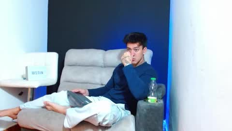 Snapshot of justinfuller_31 chatting on February 18, 2026, 11:33 pm justinfuller_31 online show from February 18, 2026, 11:33 pm