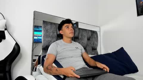 Snapshot of justinmorre chatting on March 5, 2025, 7:38 pm justinmorre online show from March 5, 2025, 7:38 pm